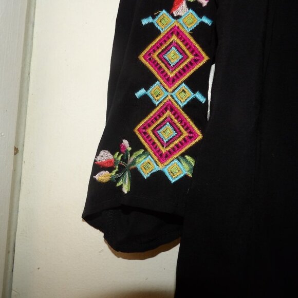 Rose & Thyme Embroidered Aztec Boho Top Sz S - Picture 5 of 8